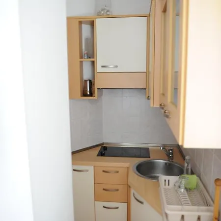Apartma Lavela *