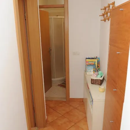 Apartma Lavela איזולה