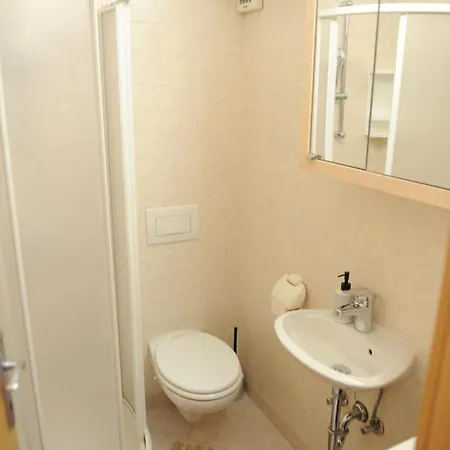 Apartma Lavela איזולה