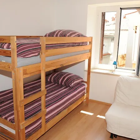 Apartma Lavela