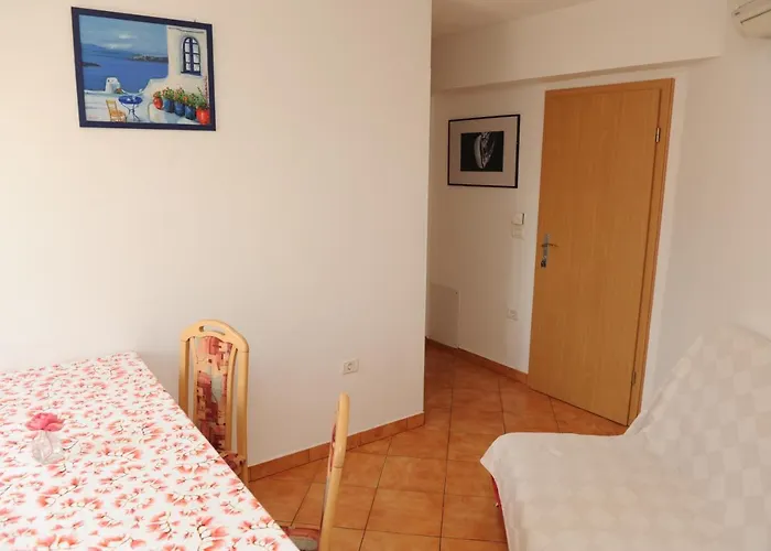 Apartma Lavela 아파트 이졸라