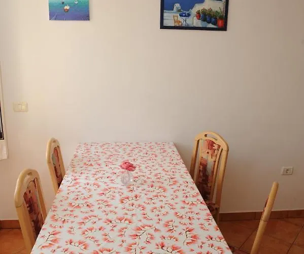 Apartma Lavela 아파트 이졸라